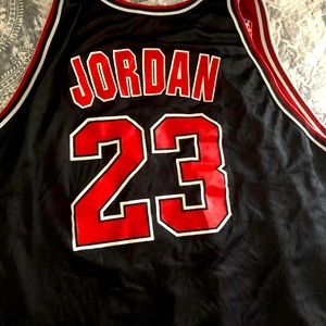 Michael Jordan #23 Chicago Bulls NBA champion reversible jersey size XXL- 52